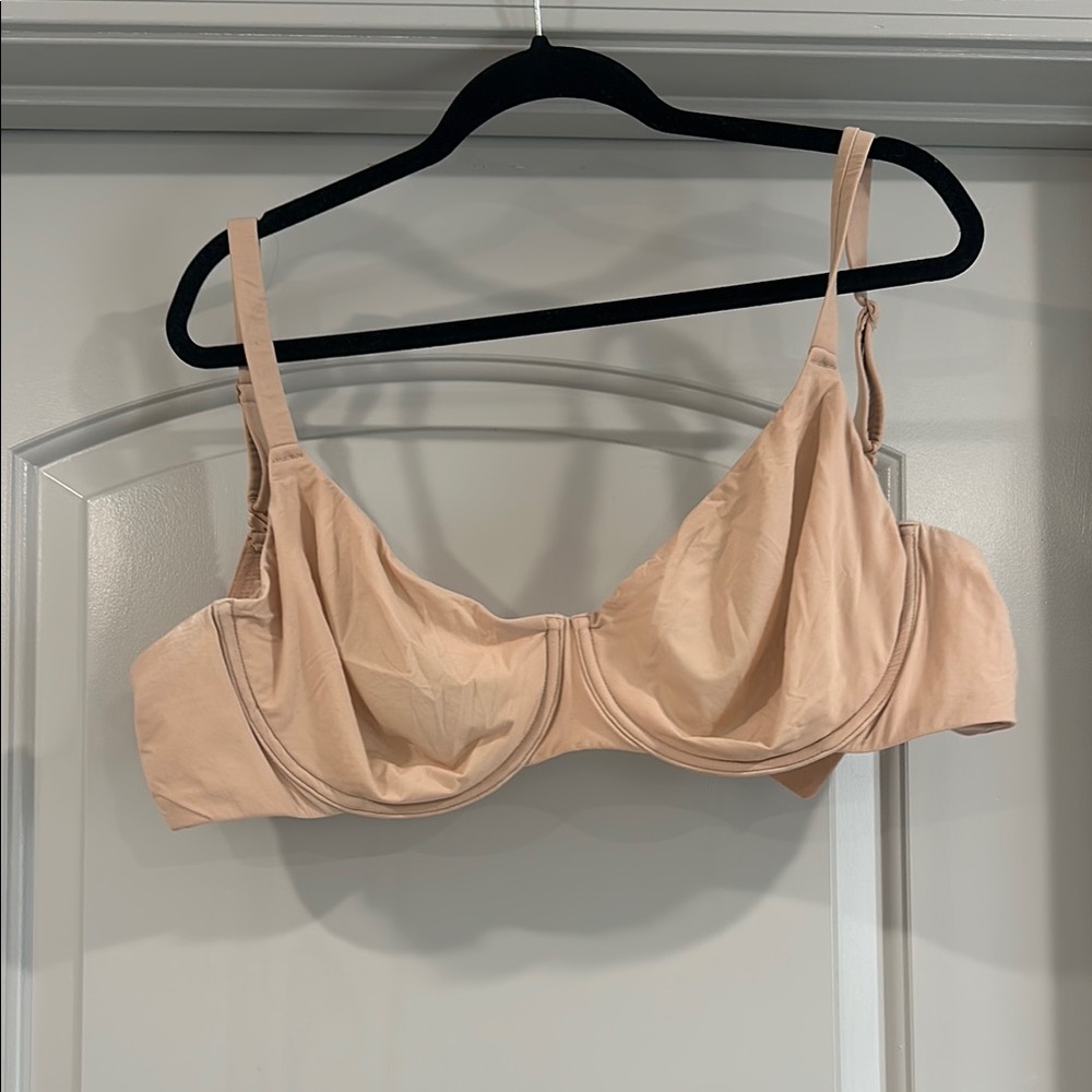 SKIMS Women's UNLINED Nude Bra